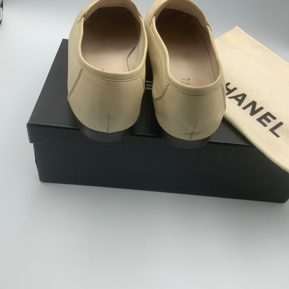 CHANEL LOGO LEATHER LOAFERS - Picture 4 of 6
